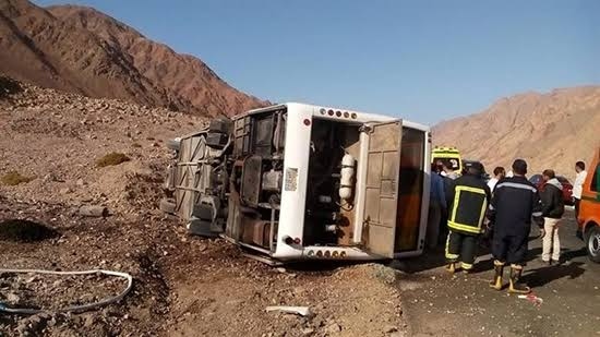 مصرع 16 وإصابة 28 في انقلاب أتوبيس على طريق دهب–نويبع 2 حادث أتوبيس دهب نويبع