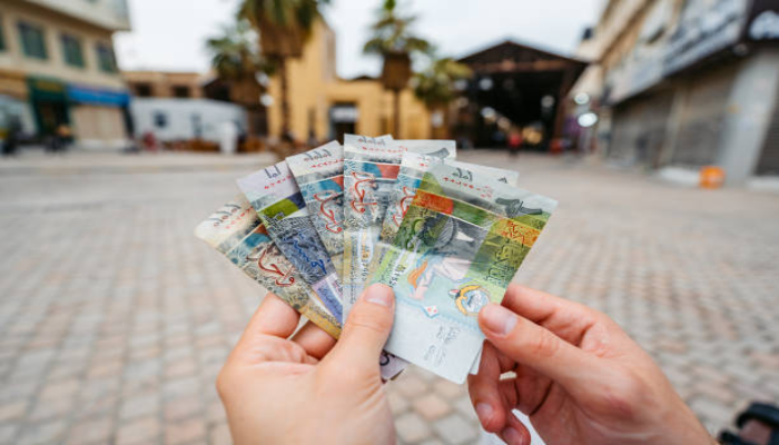 سعر الدينار الكويتي مقابل الجنيه اليوم.