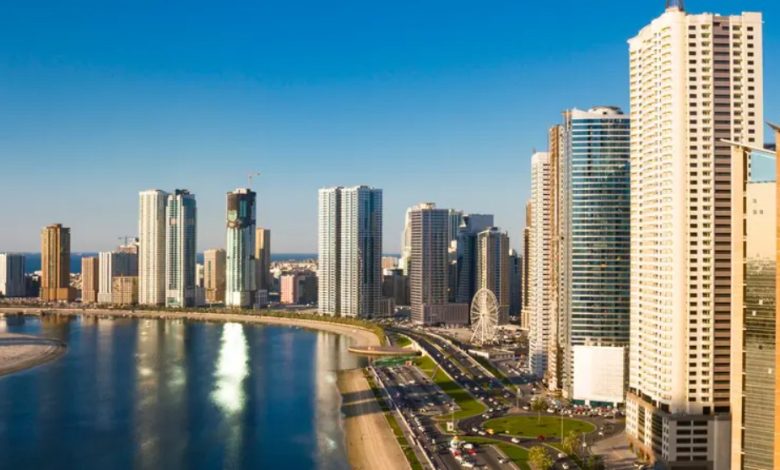 حاكم الشارقة يعتمد رفع مستوى العيش الكريم إلى 20 ألف درهم شهريًا 1 الشارقة 1