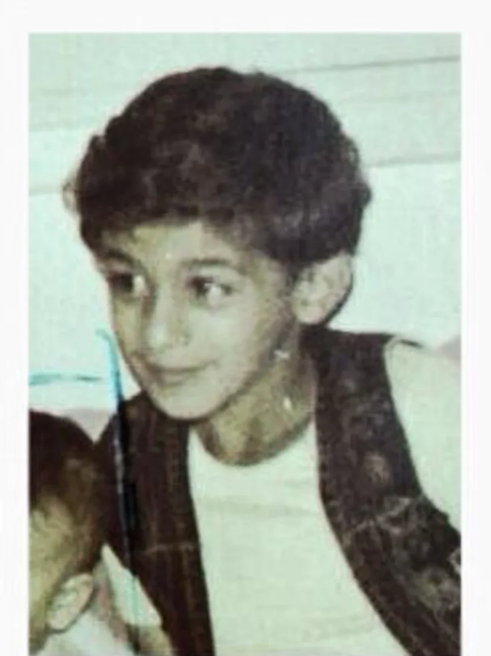 صورة أحمد حلمي في طفولته يكتشفها صدفة 1055529 e1789290646556