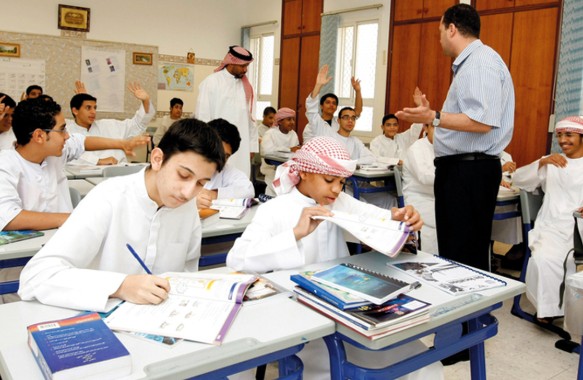ضوابط الغياب الجديدة في مدارس الإمارات 2026.. 5 قواعد للعذر الطبي وعدد الأيام المسموح بها 2 طلاب 2 1