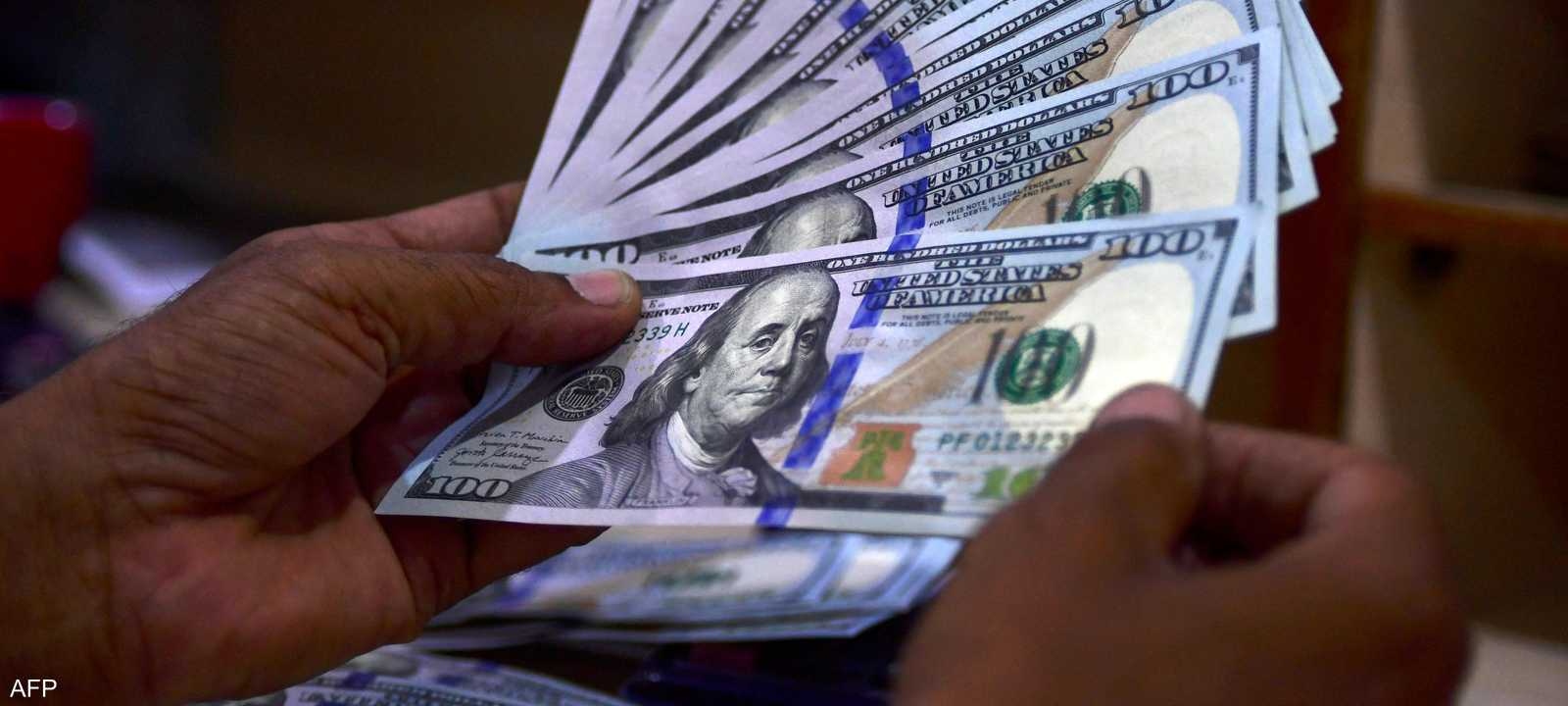 التحويلات للأهل تستهلك راتبك.. كيف يضع المغترب ميزانية للمساعدة والطوارئ؟ 2 تنظيم تحويلات المغتربين للأهل