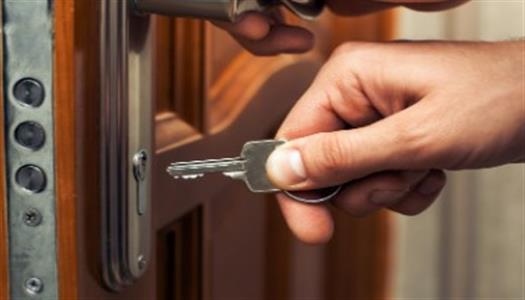 دخول مالك الشقة أثناء غياب المستأجر في البحرين