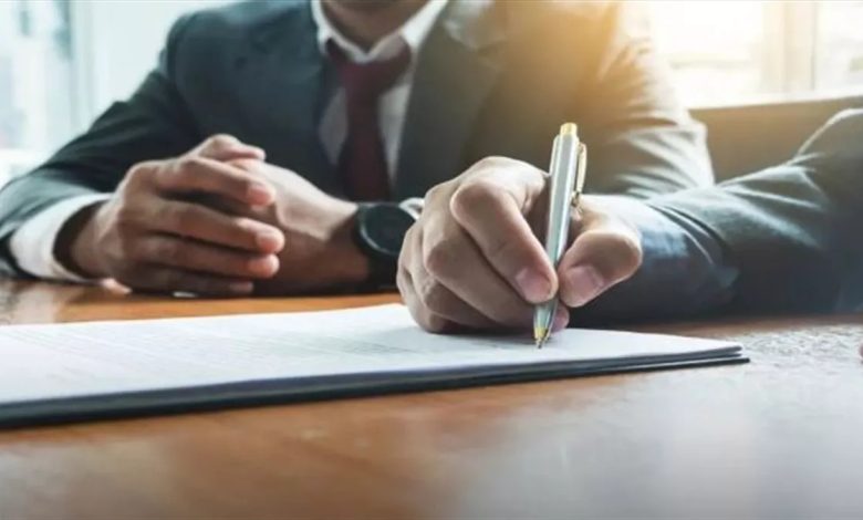 عُمان تصدر لائحة جديدة لاستقدام العمالة الوافدة.. 45 يومًا لوصول العامل وضمانات تمتد لعامين 1 لائحة استقدام العمالة الوافدة في سلطنة عُمان