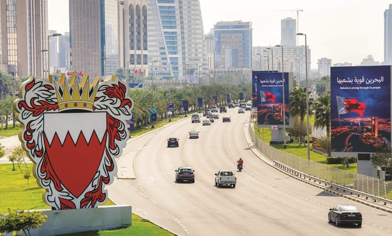 البحرين تسمح للعامل الأجنبي بالعمل لدى صاحب عمل آخر لمدة 90 يومًا.. الشروط والضوابط 1 البحرين