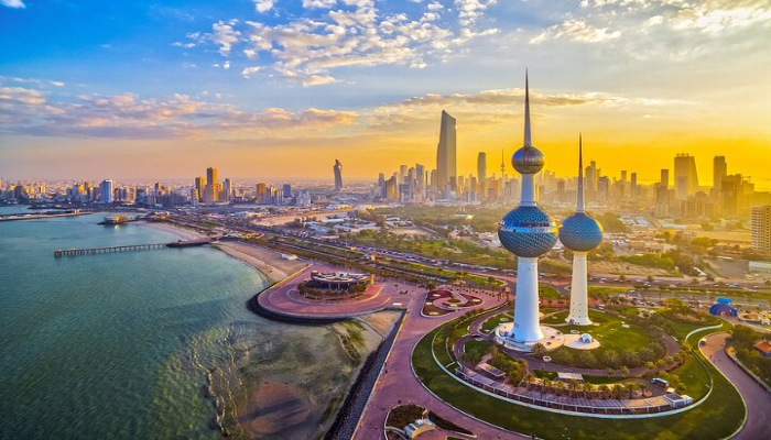 تحويل الزيارة إلى إقامة في الكويت 2026