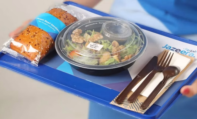 أسعار الوجبات على الطيران الاقتصادي بين مصر والخليج.. الحجز المسبق أم الشراء بالطائرة؟ 1 J cafe