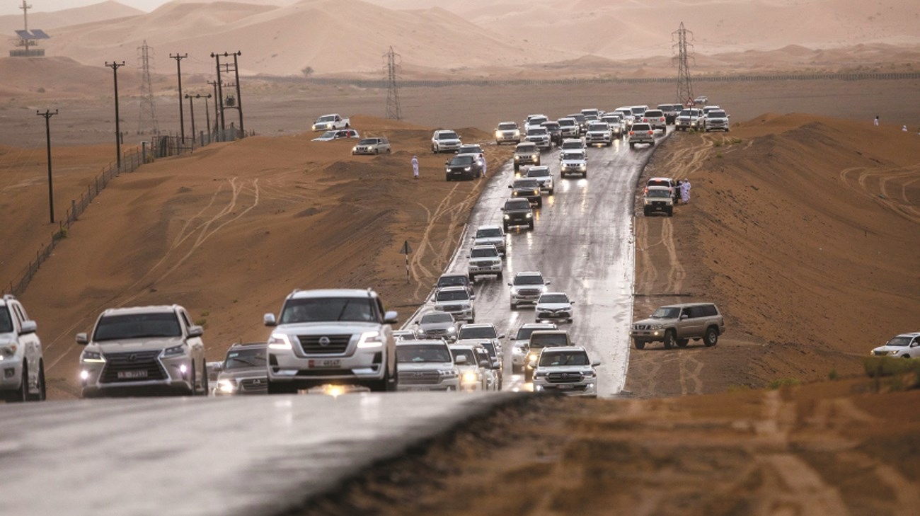 أمطار أبوظبي والعين اليوم.. تحذيرات مهمة للسائقين والمقيمين 2 أمطار أبوظبي والعين اليوم