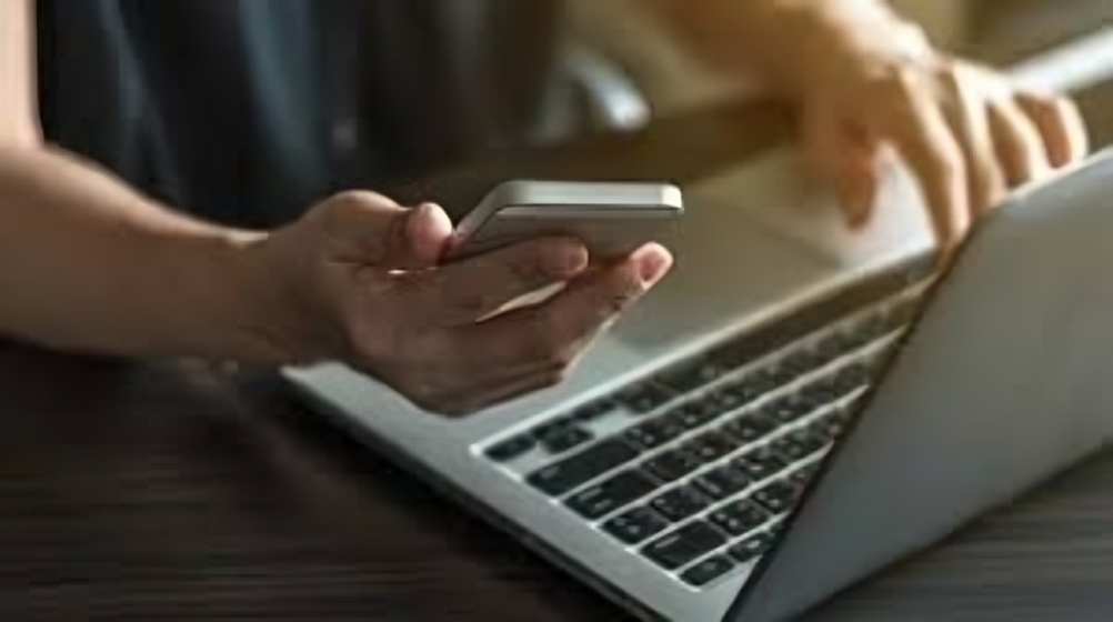 انتهاء عقد العمل في الإمارات مع وجود قرض بنكي.. هل يستطيع المصري الانتقال إلى وظيفة جديدة؟ 2 انتهاء عقد العمل في الإمارات مع وجود قرض بنكي