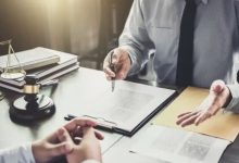 تأخر صرف الراتب في الكويت بسبب انتهاء الإقامة.. هل يحق للعامل المطالبة بأجره كاملًا؟ 3 تأخر صرف الراتب في الكويت بسبب انتهاء الإقامة