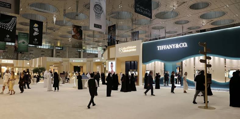 أكثر من 500 قطعة نادرة.. موعد افتتاح معرض مجوهرات حول العالم في قطر وأسعار التذاكر 2 ima88ges
