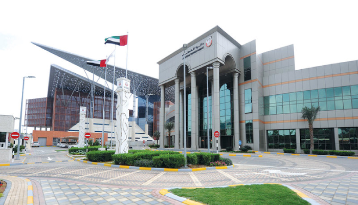 حبس معلم في أبوظبي بتهمة الاعتداء على 4 طلاب
