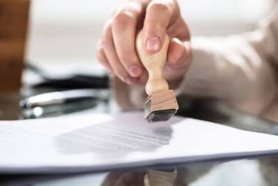 هل يستطيع المقيم في السعودية استقدام الحما والحماة؟.. الشروط والأوراق المطلوبة 1 استقدام الحما والحماة إلى السعودية