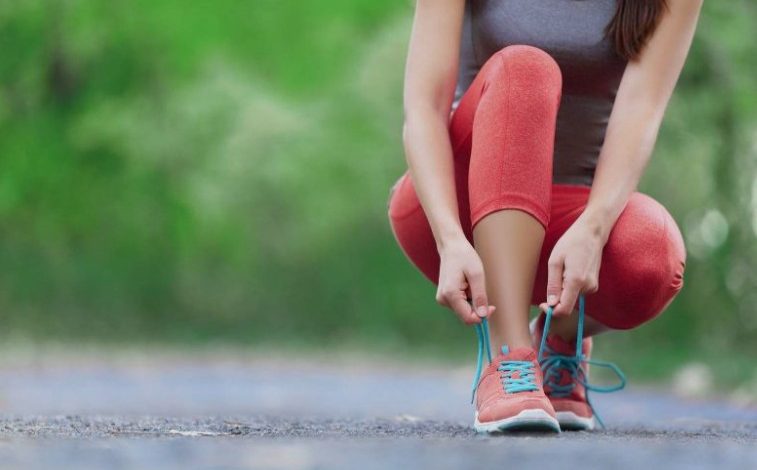 أحذية المشي النسائية في الإمارات 2026.. أفضل المواصفات للعمل لساعات طويلة 1 أحذيةة