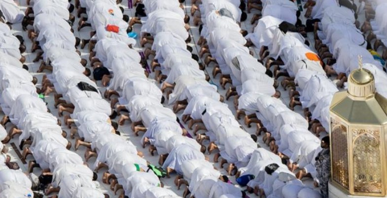 مواعيد الصلاة في الحرم المكي اليوم.. جدول الأئمة ومواقيت الأذان 2 صلاة 2