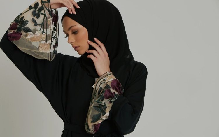 عبايات الكيمونو والأحزمة تتصدر اختيارات خريف 2026.. أحدث الموديلات المناسبة للمصريات في الخليج 1 كيموو 1